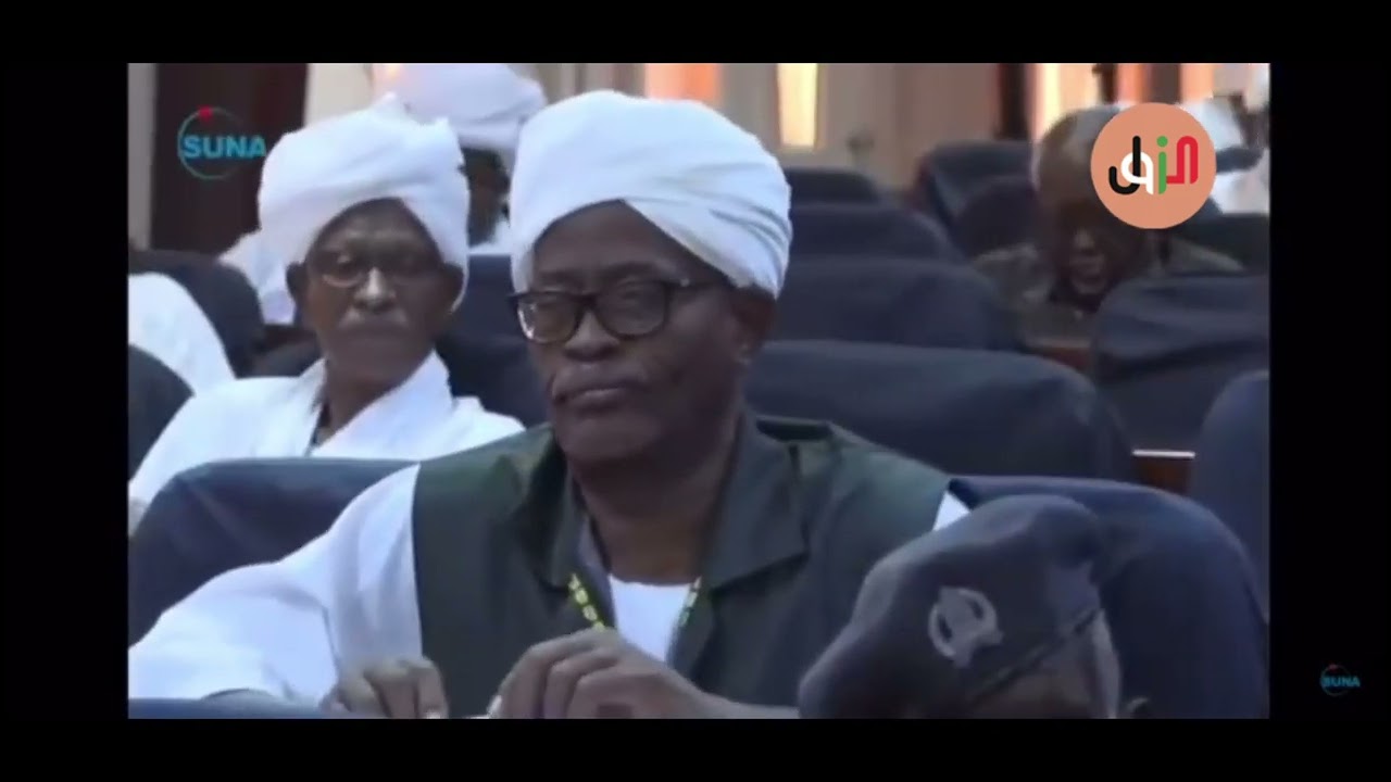 الميكرفون كان مفتوحاً ففضح السر.. ألفاظ عنصرية (عب) ضد مدير التلفزيون المُقال لقمان على الهواء